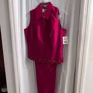 Red pantsuit size m/6 100% silk